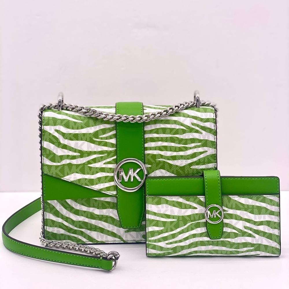 Michael Kors Greenwich Small Convertible Crossbody Shoulder Bag and Wallet Set - Picture 2 of 14